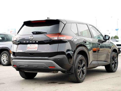 Used 2023 Nissan Rogue SV image 5