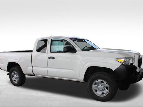 Certified 2021 Toyota Tacoma SR AWD/4WD image 18