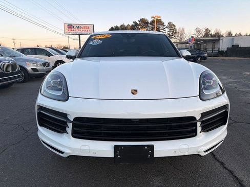 Used 2022 Porsche Cayenne S w/ Premium Package image 2