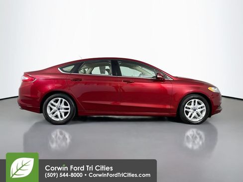 Used 2014 Ford Fusion SE FWD image 18