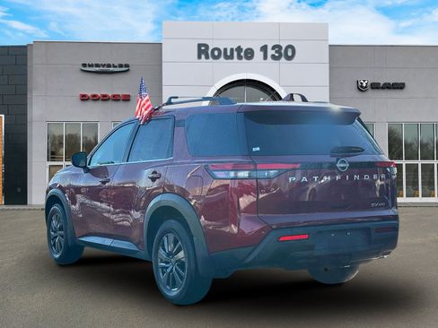 Used 2023 Nissan Pathfinder SV AWD/4WD image 3