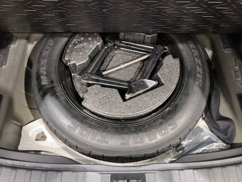 Used 2021 Toyota RAV4 XLE w/ XLE Grade Weather Package image 31