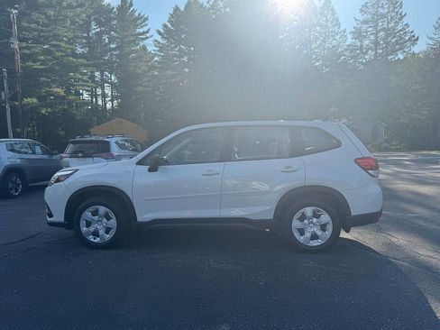 Used 2023 Subaru Forester image 7