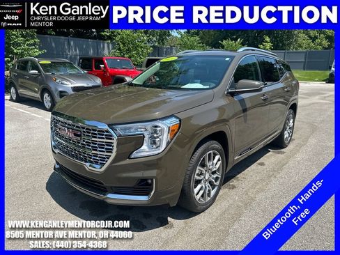 Used 2024 GMC Terrain Denali AWD/4WD image 3