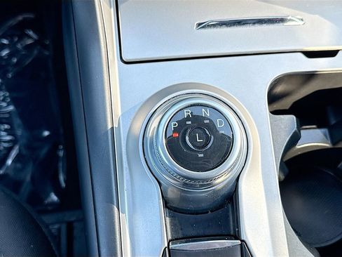 Used 2022 Ford Explorer XLT image 35