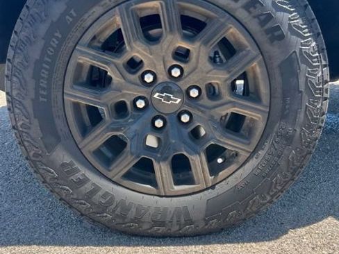 Used 2024 Chevrolet Colorado Trail Boss w/ Technology Package AWD/4WD image 33