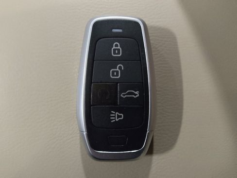 Used 2015 Nissan Rogue SV w/ SV Premium Package image 32