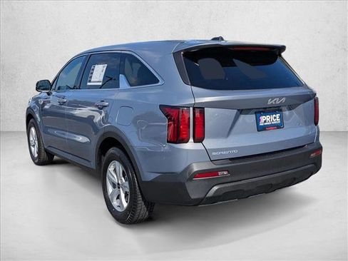 Used 2023 Kia Sorento LX image 10
