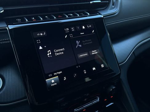 Used 2024 Jeep Grand Cherokee L Laredo image 19