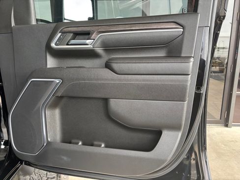 Used 2024 Chevrolet Silverado 2500 LTZ image 41