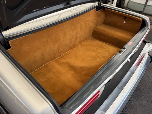 Used 1988 Mercedes-Benz 560 SL image 33