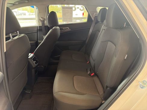 Used 2025 Kia Sportage LX image 12