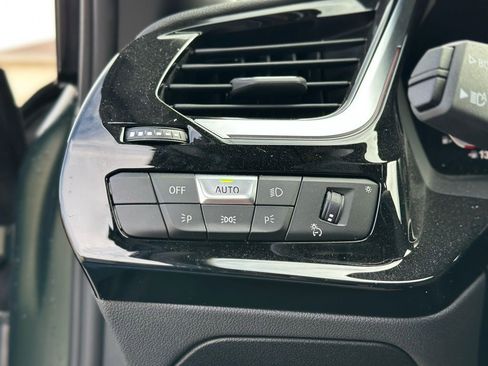 Used 2025 BMW Z4 M40i w/ Edition image 29