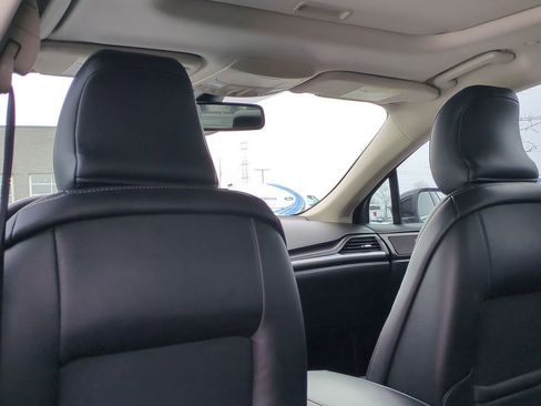 Used 2018 Ford Fusion Titanium image 19