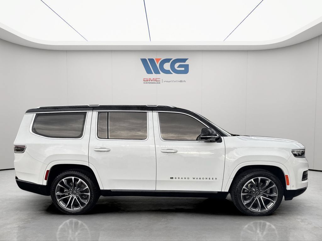 Used 2023 Jeep Grand Wagoneer Series III AWD/4WD image 2