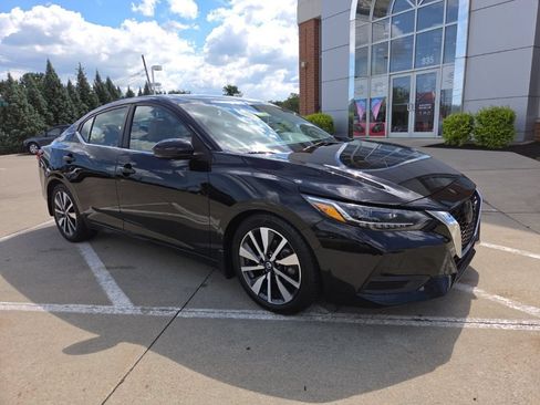 Used 2020 Nissan Sentra SV w/ SV Premium Package FWD image 2