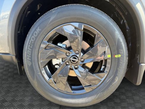 New 2026 Nissan Rogue SV AWD/4WD image 20