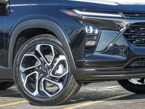 New 2026 Chevrolet Trax RS w/ Sunroof Package image 4