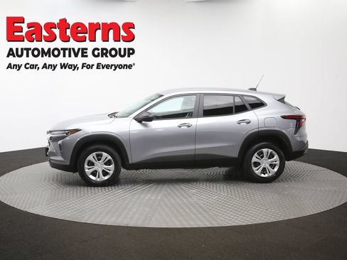 Used 2024 Chevrolet Trax LS FWD image 58