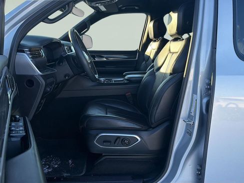 Used 2022 Jeep Wagoneer Series III image 26