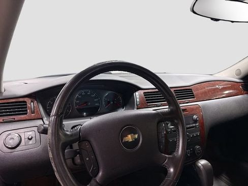 Used 2010 Chevrolet Impala LT FWD image 10
