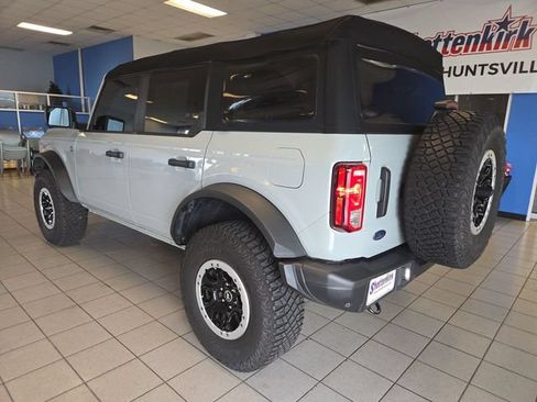 Used 2023 Ford Bronco Black Diamond w/ Sasquatch Package AWD/4WD image 6