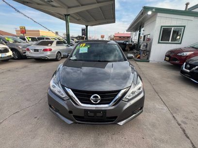 Used 2017 Nissan Altima 2.5 SL w/ Moonroof Package