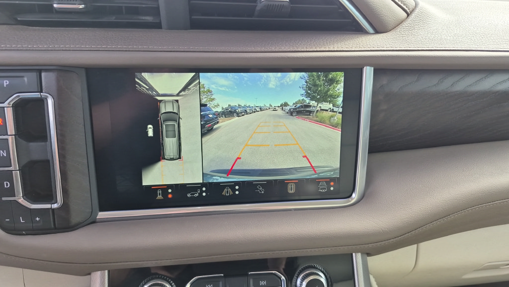 Used 2024 GMC Yukon XL Denali w/ Advanced Technology Package AWD/4WD image 18