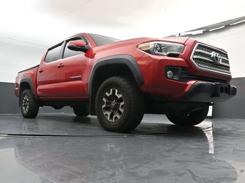 Used 2016 Toyota Tacoma TRD Off-Road image 18