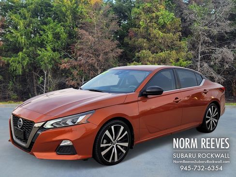 Used 2022 Nissan Altima 2.5 SR image 1