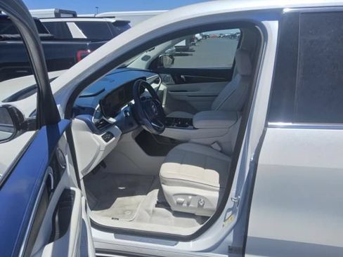 Used 2025 Buick Enclave Avenir w/ Super Cruise Package AWD/4WD image 8