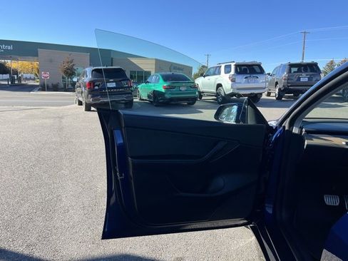 Used 2022 Tesla Model Y Performance image 25