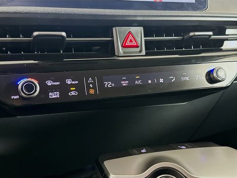 Used 2025 Kia EV6 Light w/ Light LR Technology Package RWD image 24