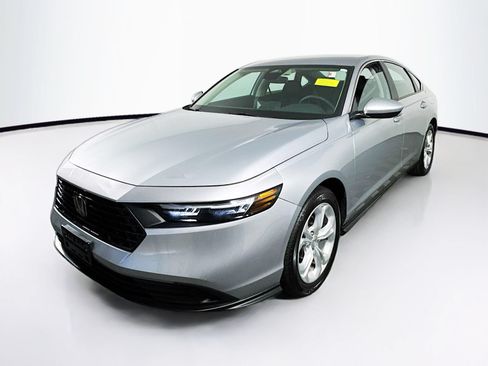 Used 2023 Honda Accord LX image 3