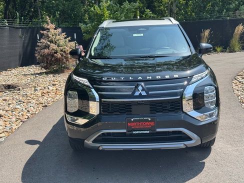 New 2025 Mitsubishi Outlander AWD image 8
