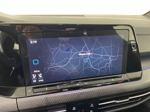 Used 2023 Volkswagen Golf R image 7