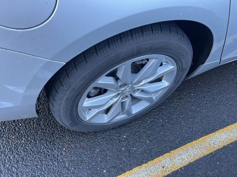 Used 2016 Chevrolet Impala LT image 8