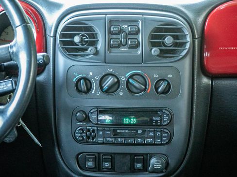 Used 2003 Chrysler PT Cruiser Limited image 23