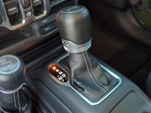 Used 2022 Jeep Wrangler Unlimited Sahara AWD/4WD image 20