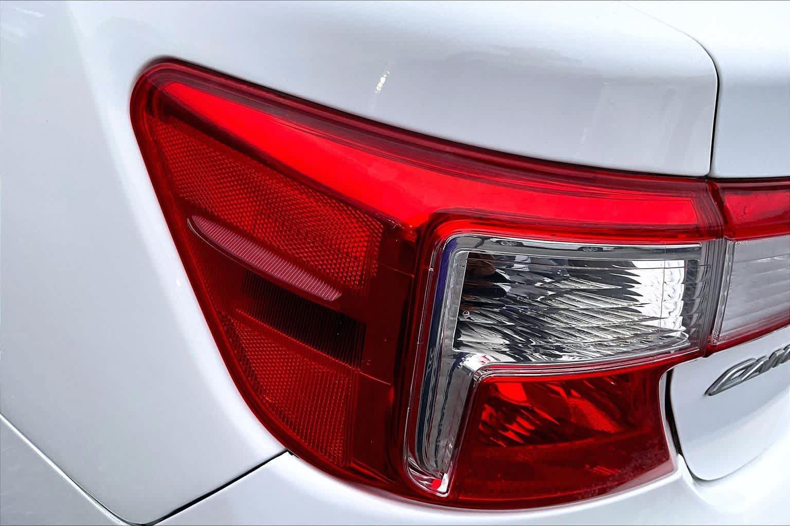 Used 2012 Toyota Camry LE FWD image 28