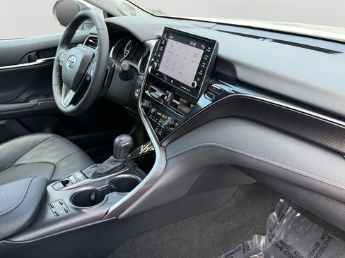 Used 2022 Toyota Camry XSE w/ Navigation Upgrade Package FWD image 6