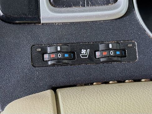 Used 2018 Toyota Highlander Limited image 21