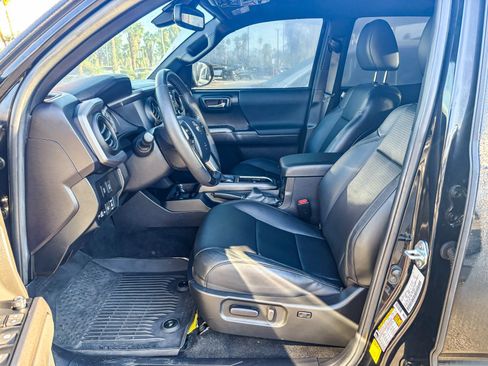 Used 2023 Toyota Tacoma TRD Off-Road image 20