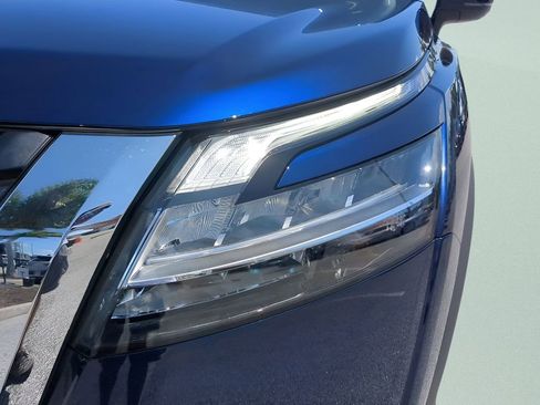 Certified 2024 Nissan Pathfinder Platinum w/ Cargo Package image 10