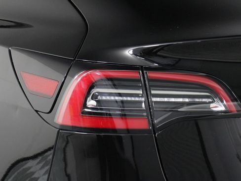 Used 2021 Tesla Model 3 Long Range image 18