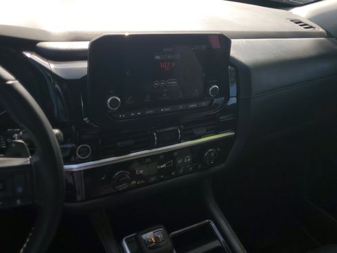 Used 2024 Nissan Pathfinder SV image 25