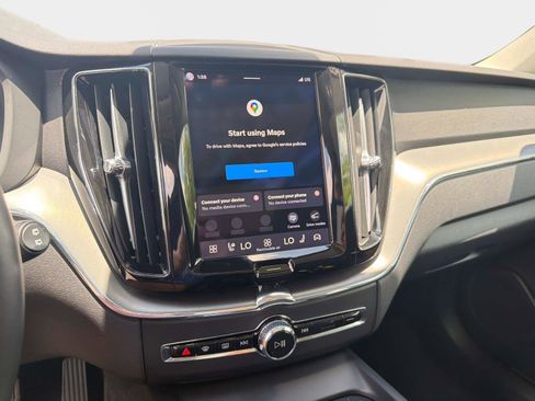 Certified 2025 Volvo XC60 B5 Core AWD/4WD image 21