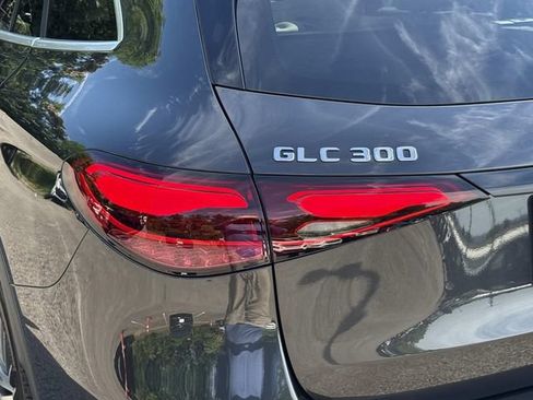 Used 2025 Mercedes-Benz GLC 300 w/ Winter Package image 11