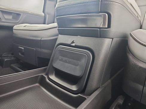 Used 2023 Rivian R1S Adventure image 33