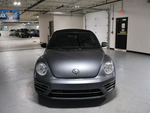 Used 2018 Volkswagen Beetle 2.0T S FWD image 28